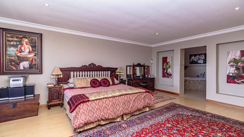 5 Bedroom Property for Sale in Village On Sea Western Cape